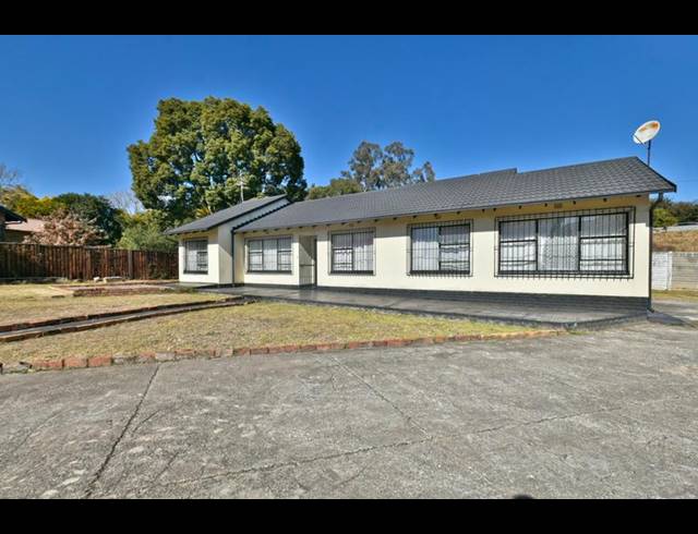 4 BEDROOM HOUSE FOR SALE IN BRACKENHURST